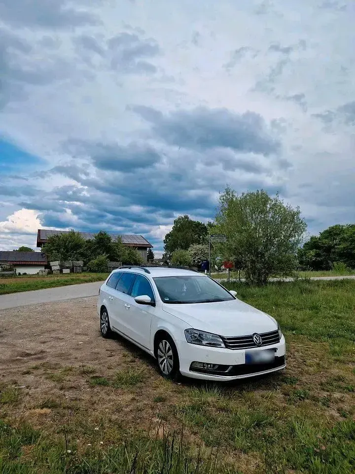 Gebraucht VW Passat 160 PS (117 kW) 2013 Weiß Kombi