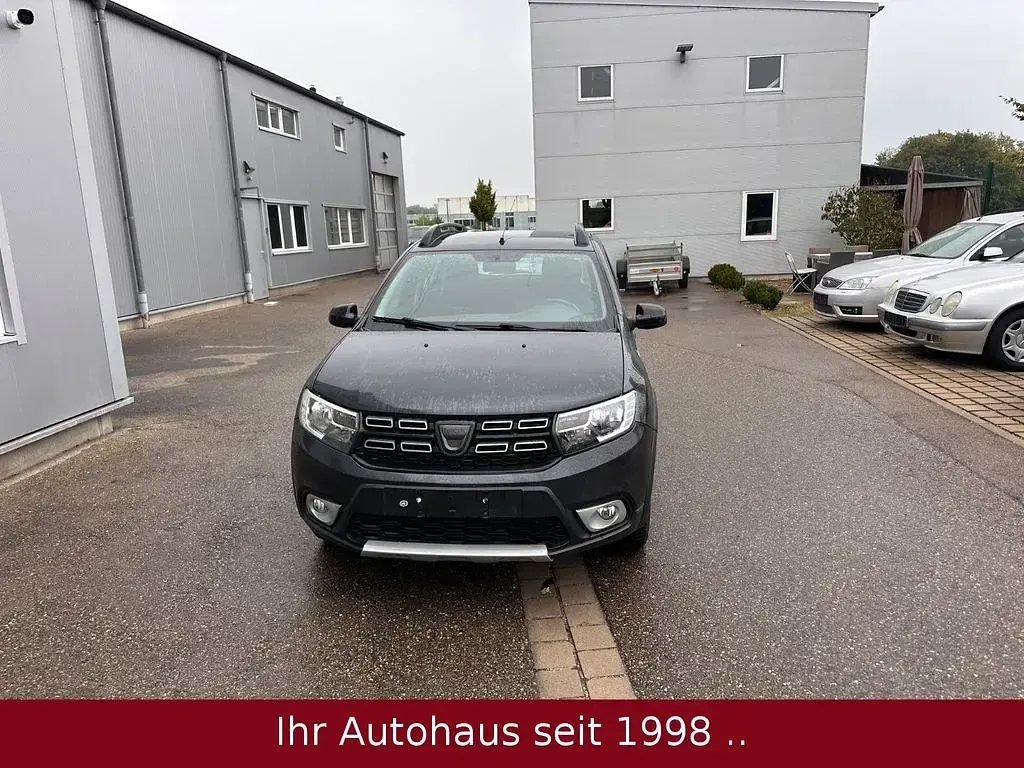 Gebraucht Dacia Sandero Celebration 90 PS (66 kW) 2018 Grau Limousine