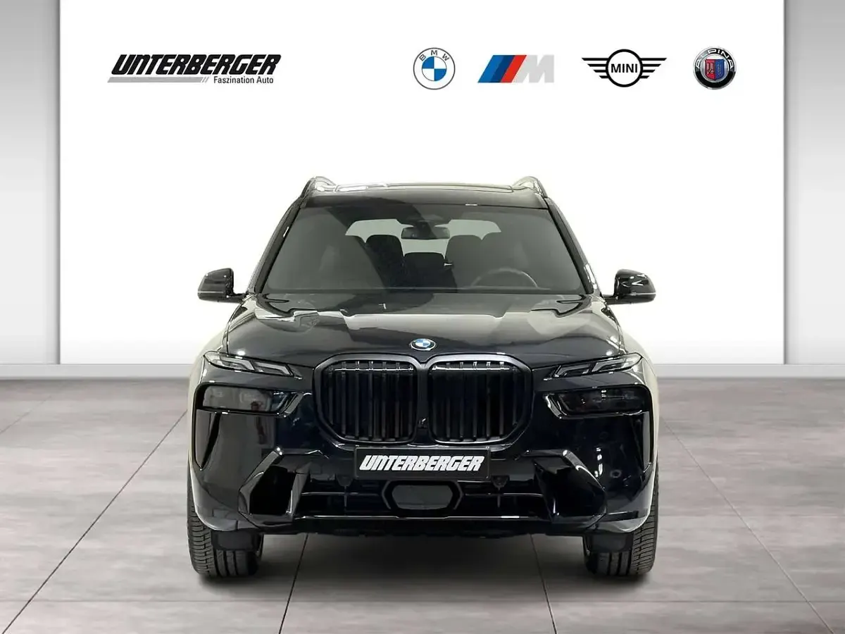 Neu BMW X7 M Sport 340 PS (250 kW) 2026 Saphirschwarz SUV