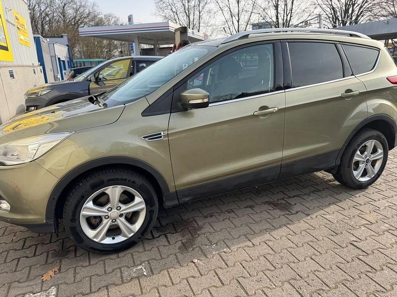 Gebraucht Ford Kuga Individual 150 PS (110 kW) 2013 Grün SUV