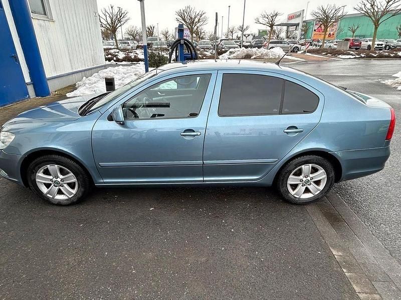 Gebraucht Skoda Octavia Elegance 122 PS (89 kW) 2010 Blau Limousine