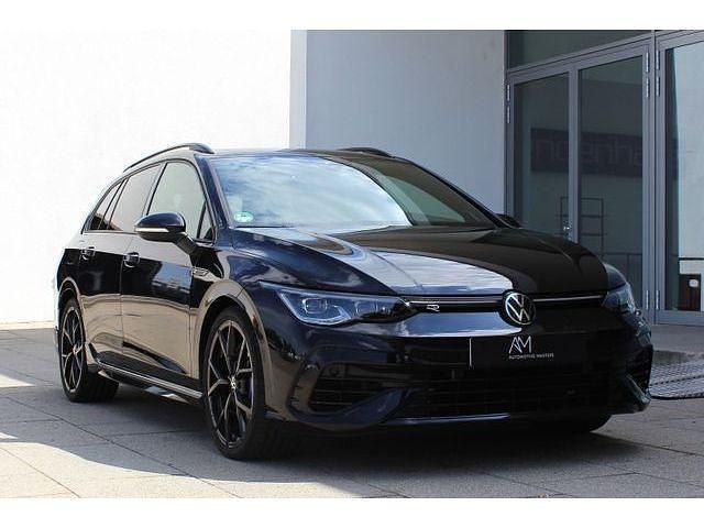 Deep black (metallic) Gebraucht 2024 VW Golf VIII Design Kombi | 46.950 € (Superpreis) - Bild 1/4