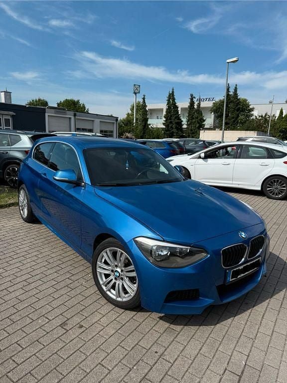 Blau Gebraucht 2013 BMW 116 Sport Line Kleinwagen | 8.000 € (Fairer Preis) - Bild 1/4