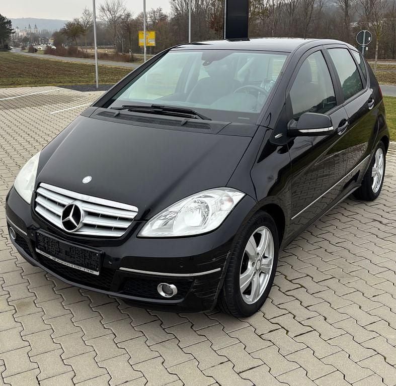 Schwarz Gebraucht 2009 Mercedes A180 Avantgarde Limousine | 3.800 € (Fairer Preis) - Bild 1/4