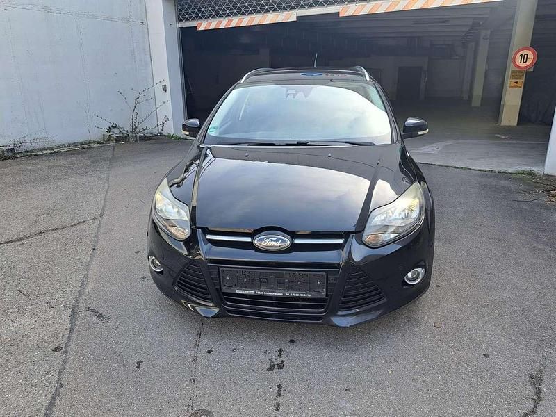 Gebraucht Ford Focus Titanium 182 PS (133 kW) 2011 Pantherschwarz metallic Kombi