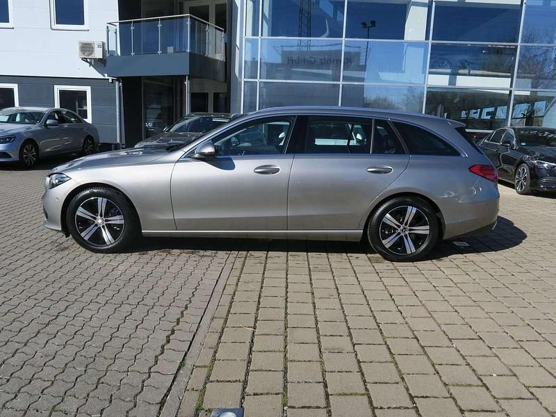 Gebraucht Mercedes C220 Advanced Plus 197 PS (144 kW) 2024 Silber Kombi