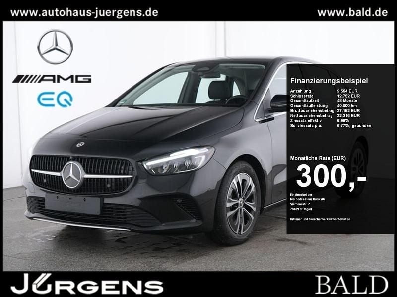 Schwarz kosmosschwarz metallic Gebraucht 2024 Mercedes B180 Progressive Van / Kleinbus | 31.790 € (Fairer Preis) - Bild 1/4