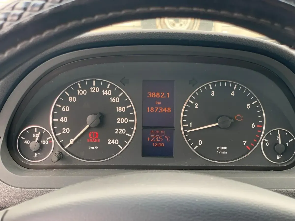 Gebraucht Mercedes A150 95 PS (69 kW) 2007 Grau Kleinwagen