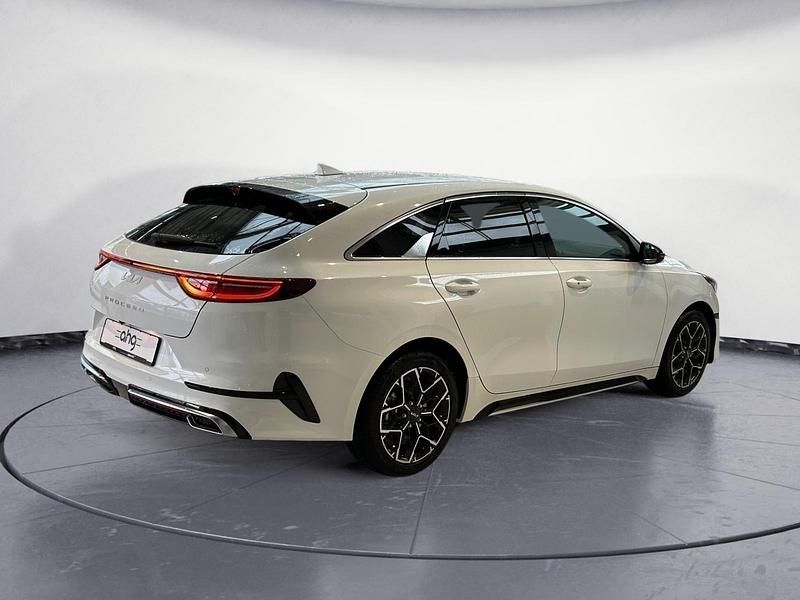 Neu Kia ProCeed GT-Line 139 PS (102 kW) 2025 Weiß Kleinwagen