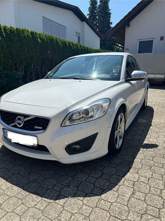 Weiß Gebraucht 2011 Volvo C30 R-Design Kleinwagen | 6.400 € (Fairer Preis) - Bild 1/4