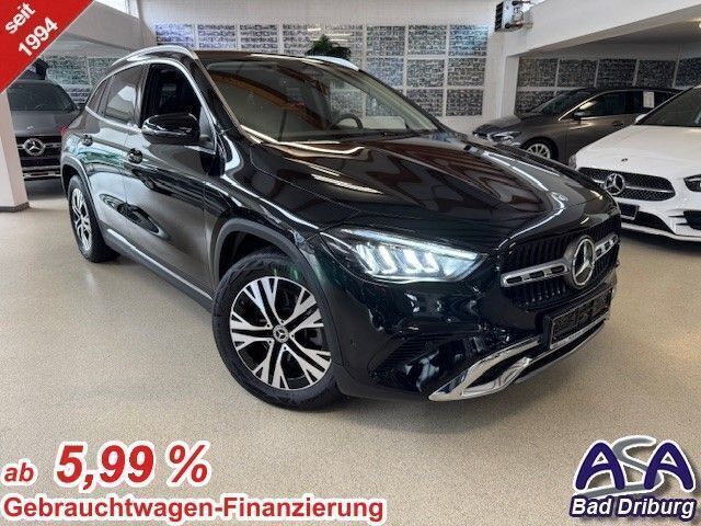 Kosmosschwarzmetallic Gebraucht 2023 Mercedes GLA220 Progressive SUV | 40.790 € (Guter Preis) - Bild 1/3