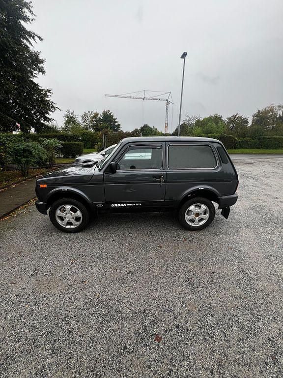 Gebraucht Lada Urban 83 PS (61 kW) 2018 Schwarz SUV