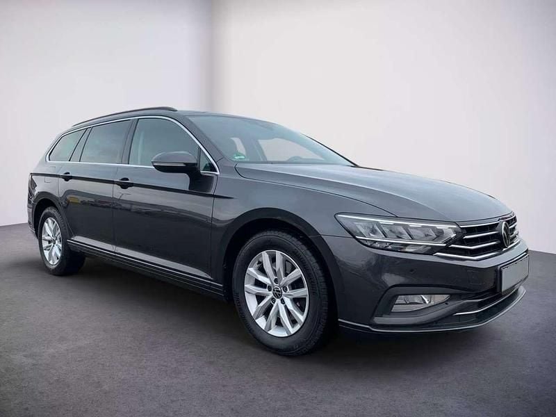 Gebraucht VW Passat Edition 150 PS (110 kW) 2024 Mangangrau metallic Kombi