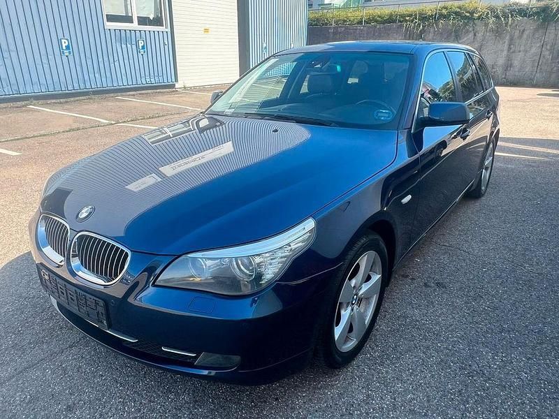 Blau Gebraucht 2009 BMW 530 Kombi | 5.990 € (Guter Preis) - Bild 1/4