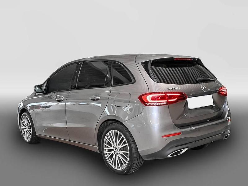 Gebraucht Mercedes E250 Progressive 160 PS (117 kW) 2022 Grau Kleinwagen