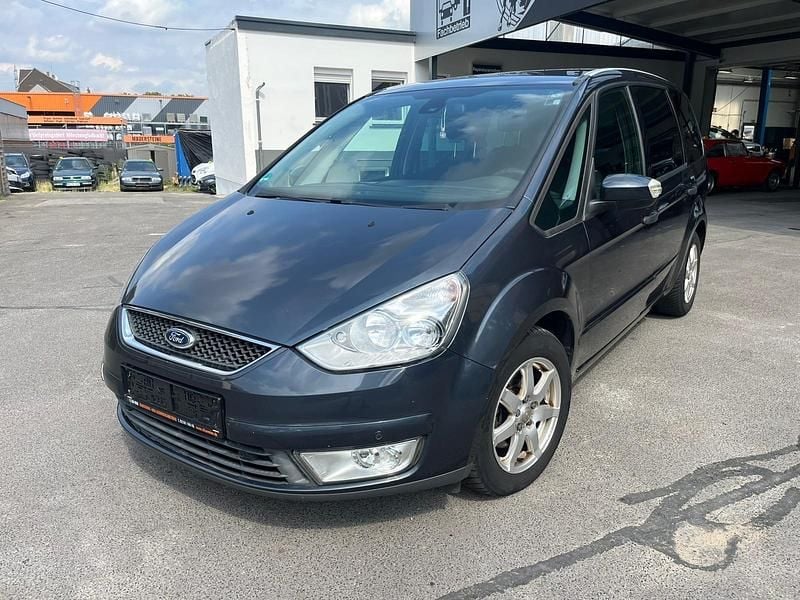 Grau Gebraucht 2006 Ford Galaxy Van / Kleinbus | 4.900 € (Fairer Preis) - Bild 1/4