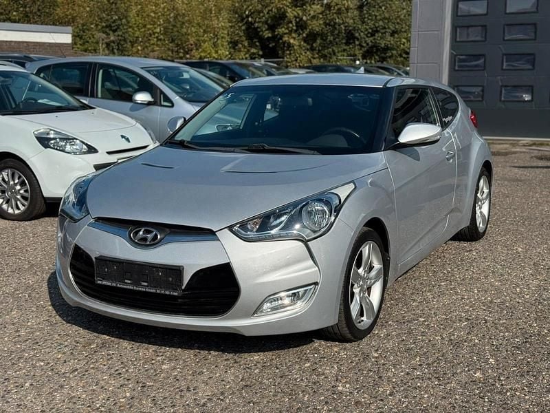 Gebraucht Hyundai Veloster Style 140 PS (102 kW) 2012 Silber Kleinwagen