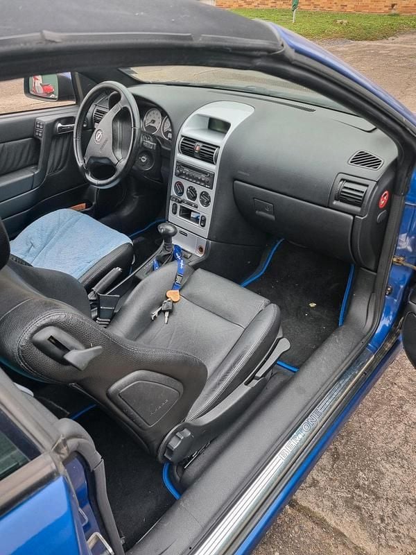 Używany Opel Astra 147 KM (108 kW) 2003 Niebieski Kabriolet
