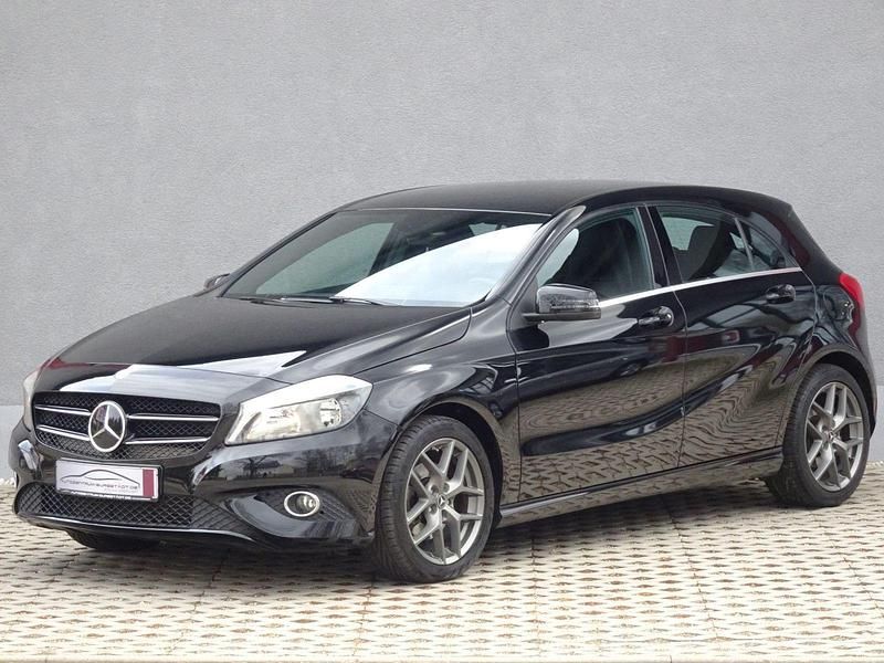 Schwarz Gebraucht 2014 Mercedes A180 Style Kleinwagen | 13.980 € (Fairer Preis) - Bild 1/3