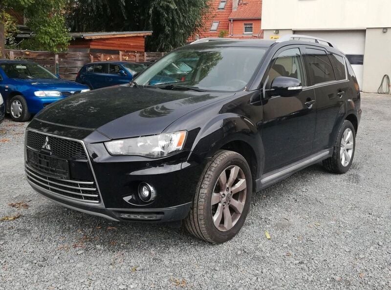 Schwarz Gebraucht 2010 Mitsubishi Outlander Invite SUV | 5.999 € (Superpreis) - Bild 1/4