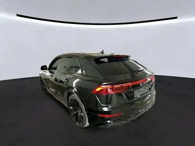 Gebraucht Audi Q8 S-Line 394 PS (289 kW) 2025 Schwarz SUV