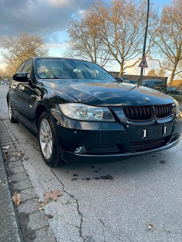 Gebraucht BMW 318 143 PS (105 kW) 2007 Schwarz Limousine