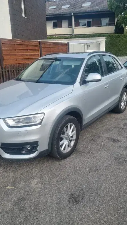 Gebraucht Audi Q3 Ambiente 140 PS (102 kW) 2012 Silber SUV