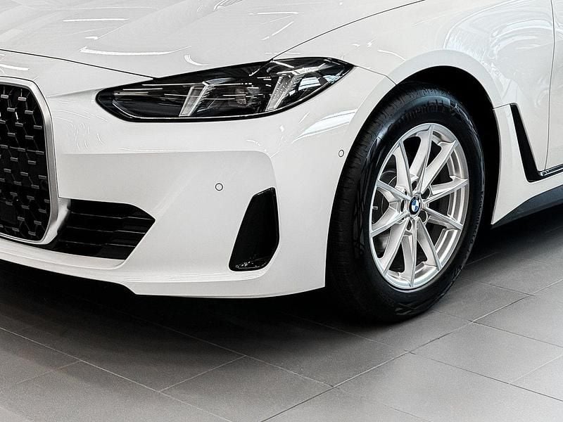 Neu BMW 420 Sport Line 184 PS (135 kW) 2025 Weiß Coupé
