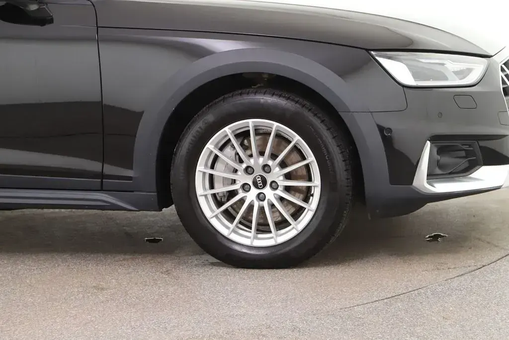 Gebraucht Audi A4 Allroad Ambiente 265 PS (194 kW) 2023 Mythosschwarz metallic Kombi