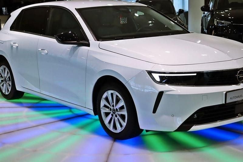 Gebraucht Opel Astra Elegance 131 PS (96 kW) 2023 Weiß Limousine