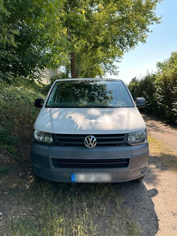 Weiß Gebraucht 2011 VW T5 Van | 13.500 € (Etwas zu teuer) - Bild 1/4