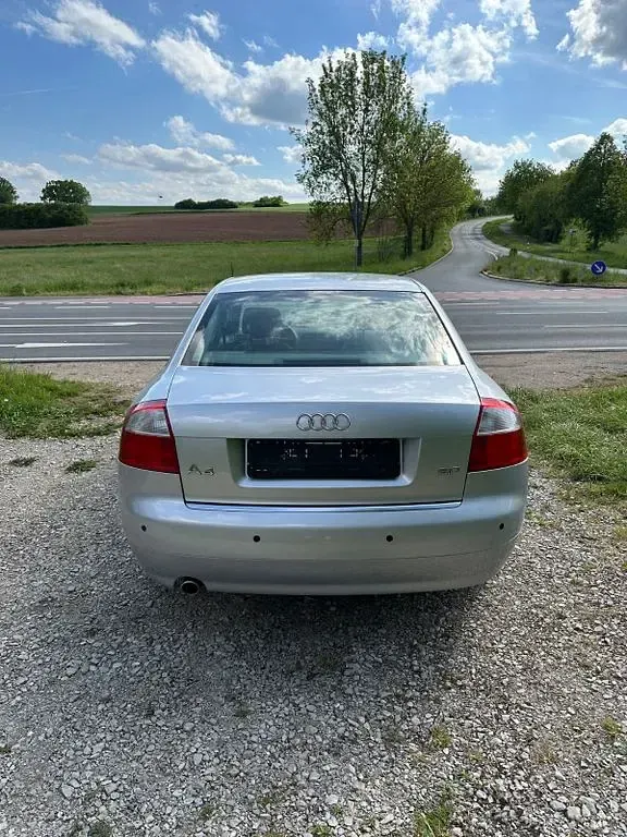 Gebraucht Audi A4 131 PS (96 kW) 2004 Silber Limousine