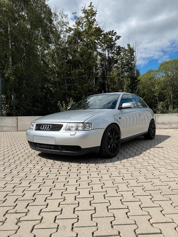 Silber Gebraucht 2002 Audi A3 S-Line Kleinwagen | 6.000 € - Bild 1/4