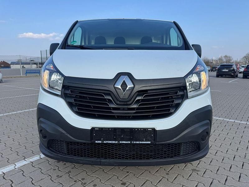 Gebraucht Renault Trafic Komfort 95 PS (69 kW) 2016 Weiß Van / Kleinbus