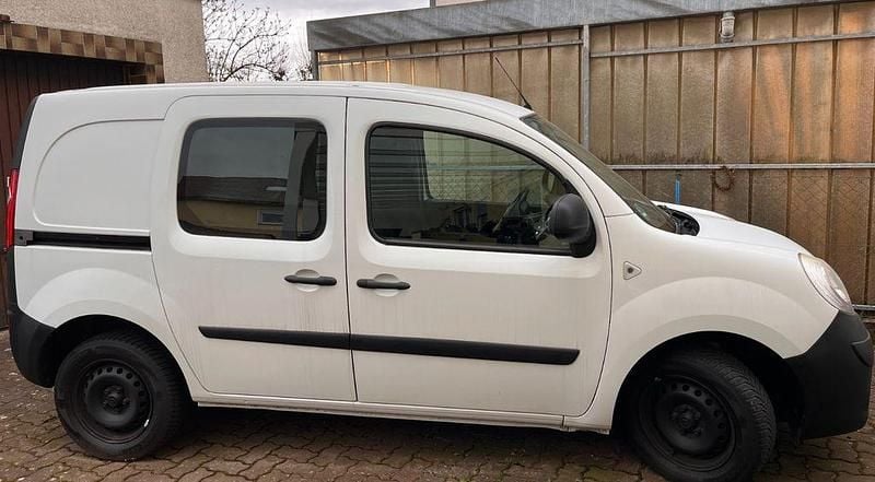 Gebraucht Renault Rapid 90 PS (66 kW) 2013 Weiß Limousine