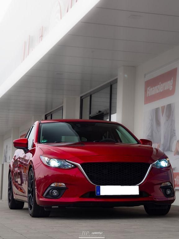 Gebraucht Mazda 3 Center-Line 120 PS (88 kW) 2014 Rot Limousine