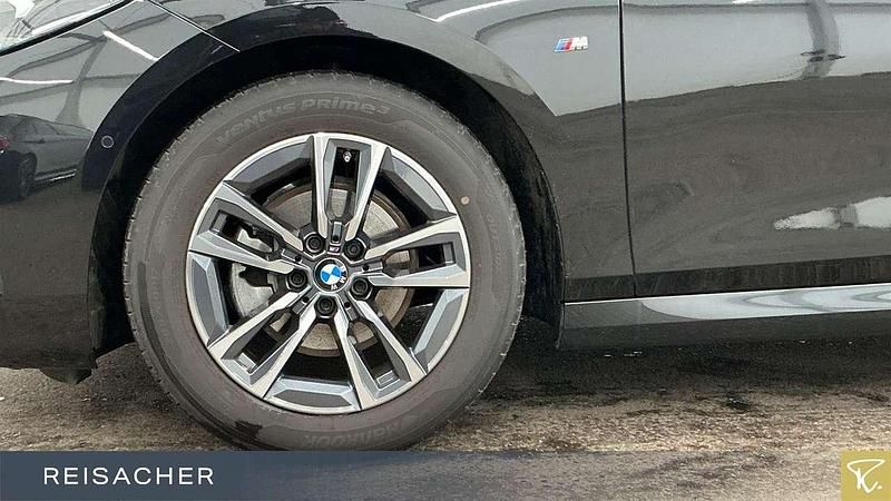 Gebraucht BMW 220 Active Tourer Efficient Dynamics 170 PS (125 kW) 2025 Saphirschwarz metallic Van / Kleinbus