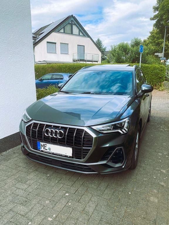 Silber Gebraucht 2022 Audi Q3 S-Line SUV | 35.250 € (Guter Preis) - Bild 1/4