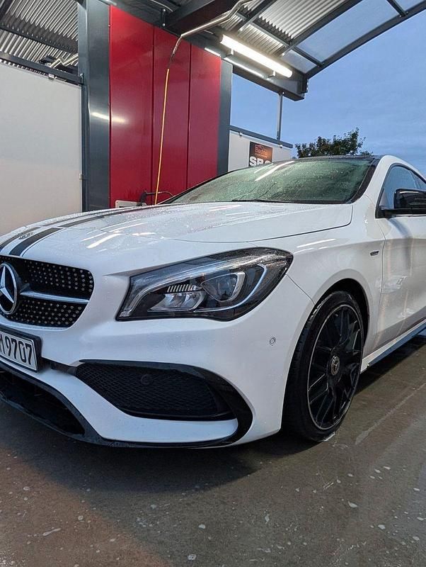 Weiß Gebraucht 2018 Mercedes 250 AMG line Coupé | 21.000 € (Superpreis) - Bild 1/4