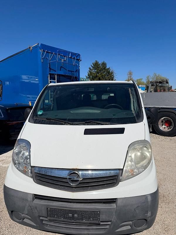 Używany Opel Vivaro 114 KM (83 kW) 2010 Biały Minivan