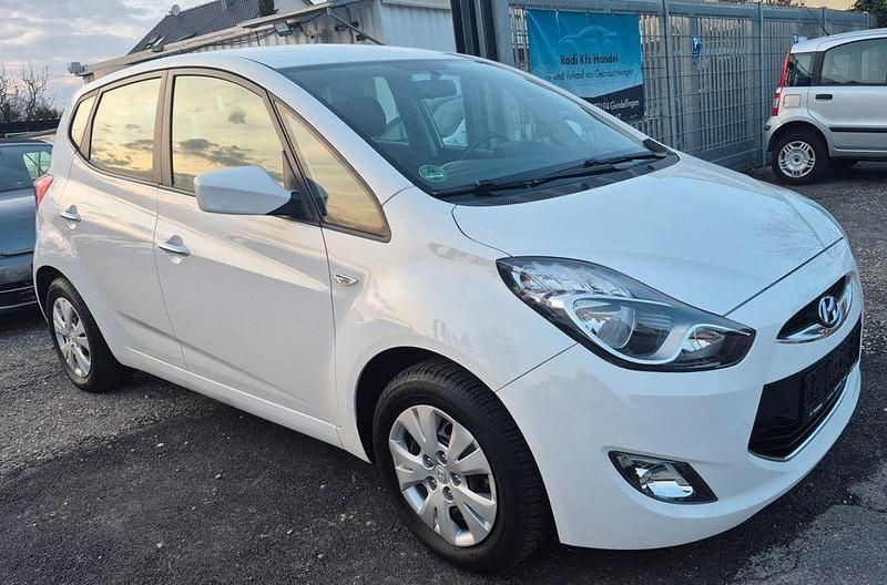Gebraucht Hyundai ix20 Edition 90 PS (66 kW) 2013 Weiß Kleinwagen