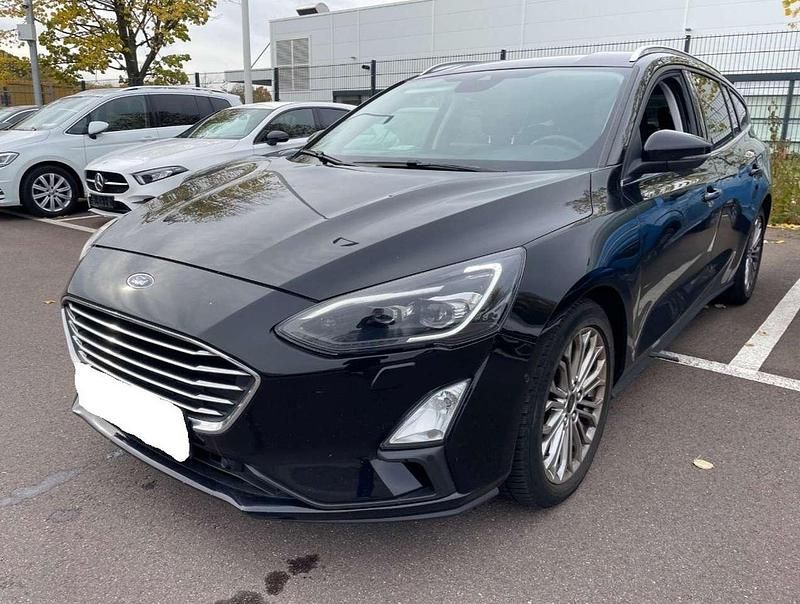 Gebraucht Ford Focus Titanium 125 PS (91 kW) 2019 Schwarz Kombi