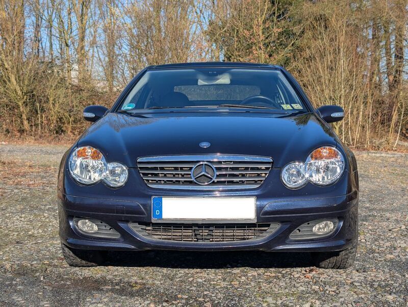 Blau Gebraucht 2005 Mercedes CL200 Coupé | 2.590 € - Bild 1/4