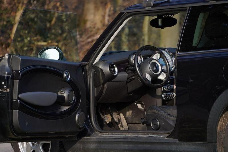 Second-hand Mini Cooper 120 CP (88 kW) 2008 Negru Hatchback