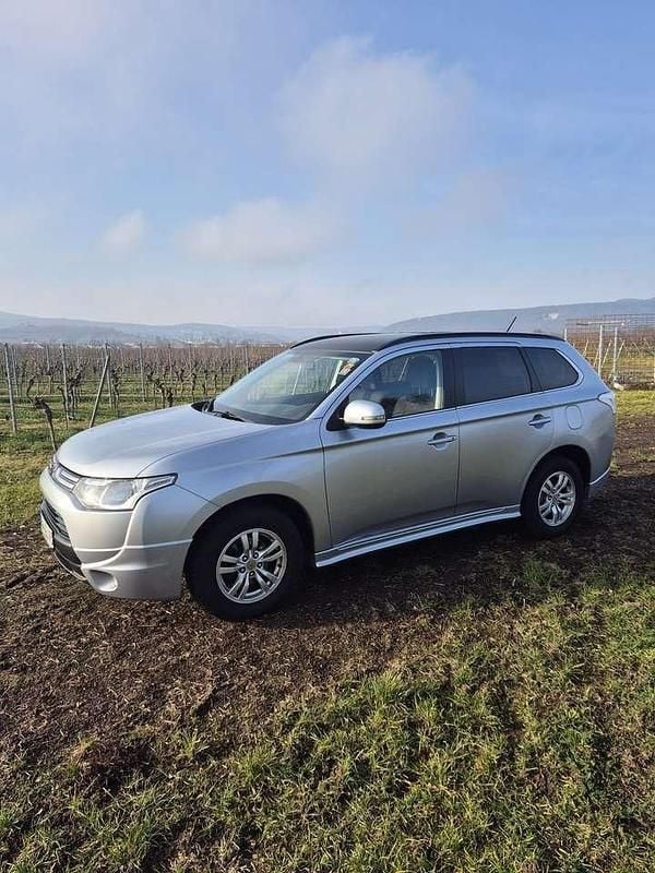 Gebraucht Mitsubishi Outlander Invite 150 PS (110 kW) 2013 Silber SUV