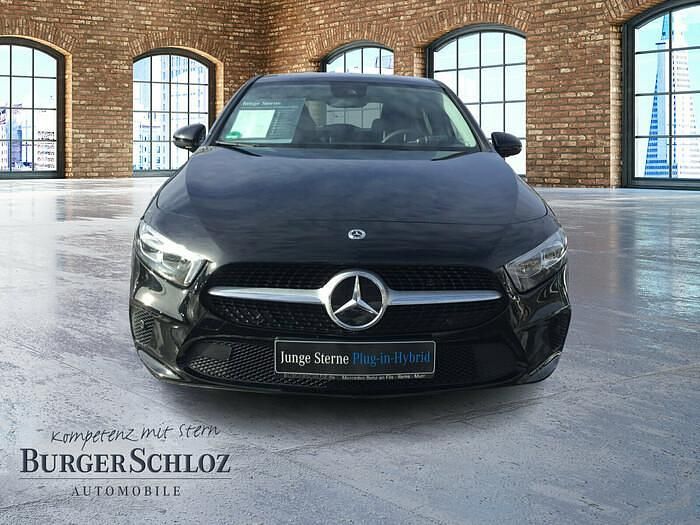 Gebraucht Mercedes A250 160 PS (117 kW) 2022 Unilack nachtschwarz Limousine