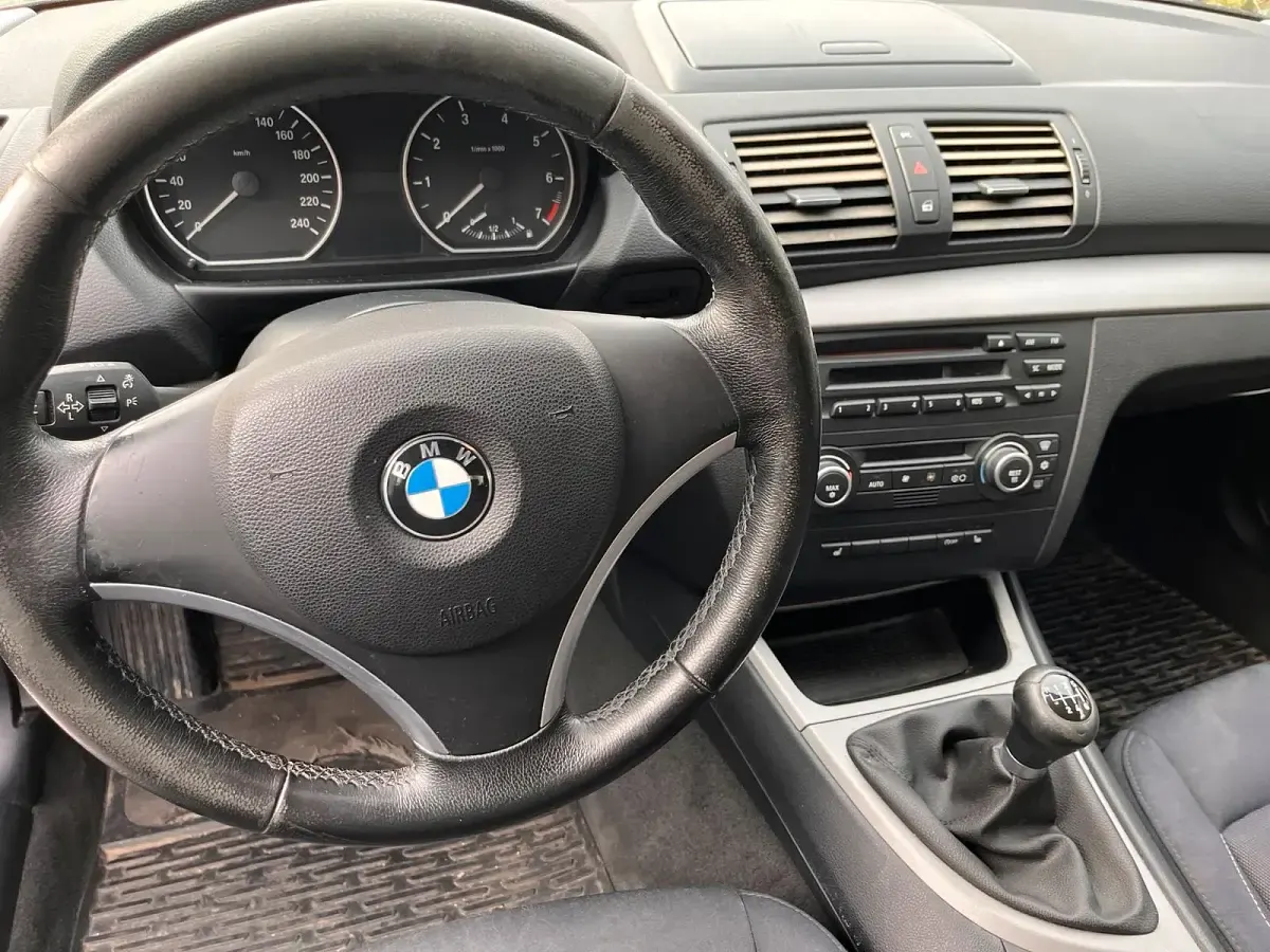 Usata BMW 118 143 CV (105 kW) 2009 Nero Utilitaria