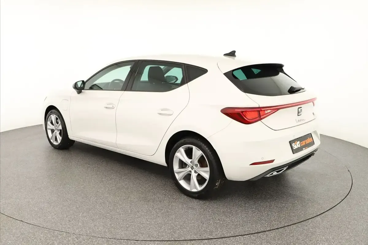 Gebraucht Seat Leon FR 150 PS (110 kW) 2022 Weiß Limousine