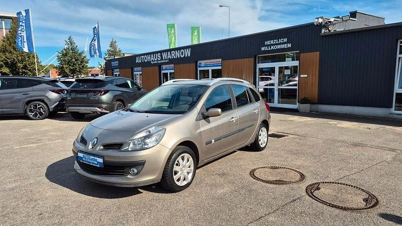 Braun Gebraucht 2008 Renault Clio II Dynamique Limousine | 3.990 € (Etwas zu teuer) - Bild 1/4