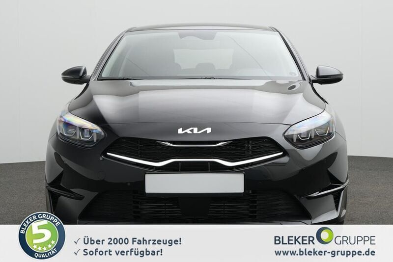Zilinaschwarz metall Neu 2025 Kia Ceed 4 Limousine | 27.490 € (Guter Preis) - Bild 1/4